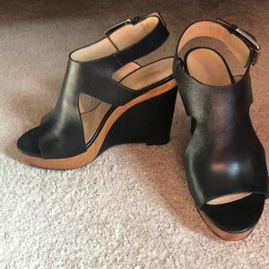 Awesome Michael Kors wedge peep toe sandals sz7